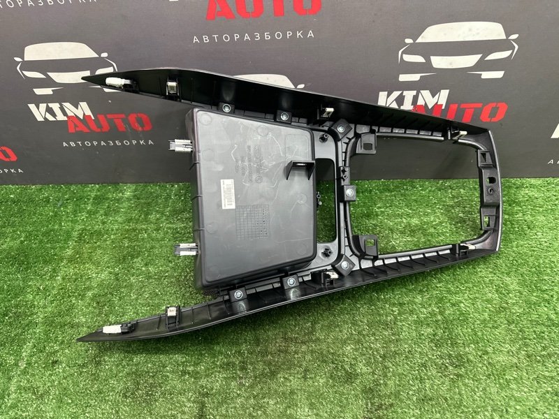 Накладка центральной консоли Kia Rio X 2021