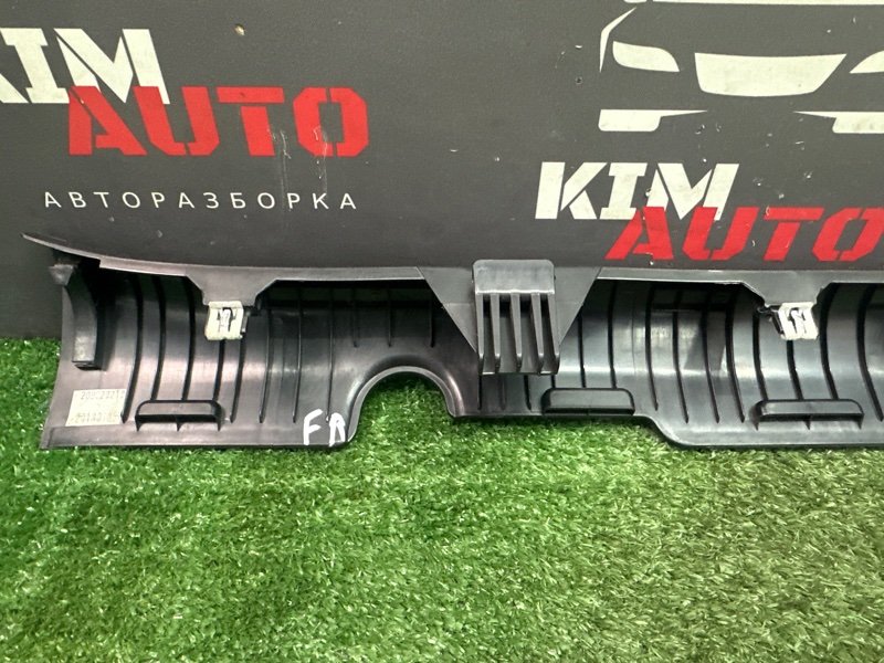 Накладка порога внутренняя Kia Rio X 2021