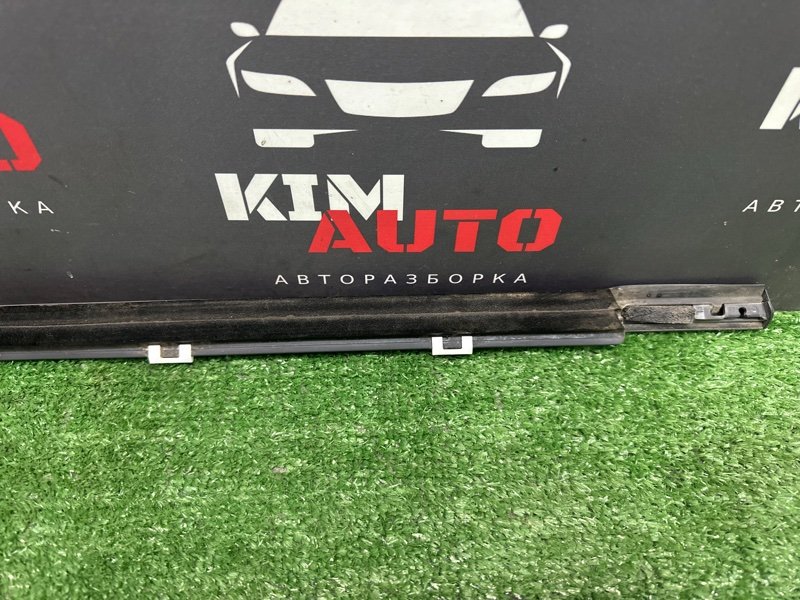 Уплотнитель стекла наружный (Бархотка) Kia Rio X 2021
