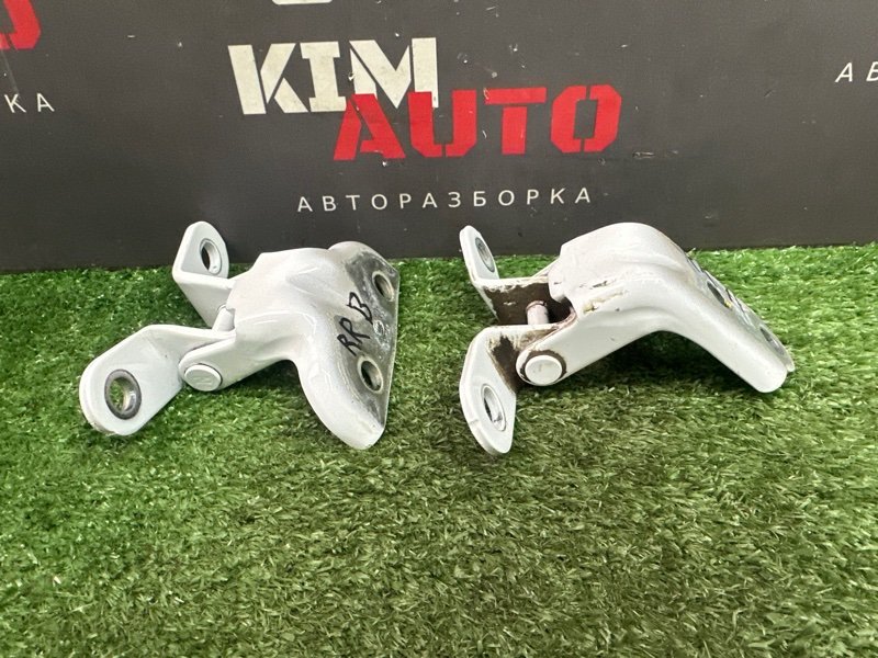Петли двери Kia Rio X 2021