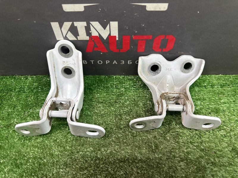 Петли двери Kia Rio X 2021