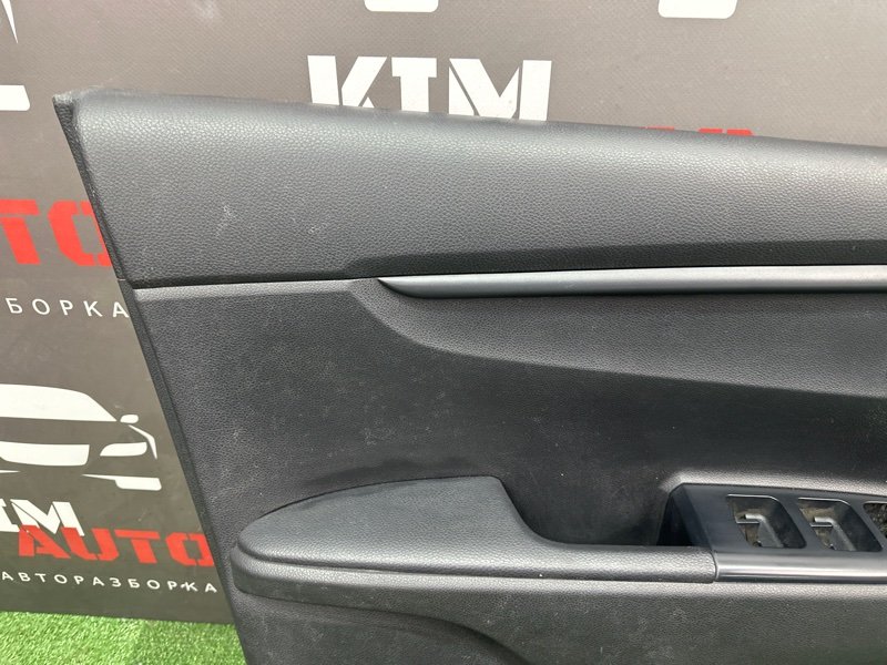 Обшивка двери Kia Rio X 2021
