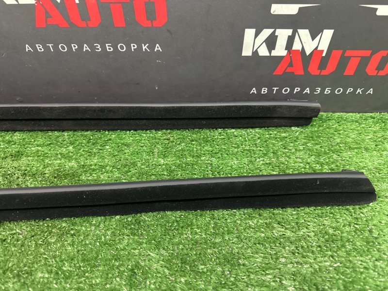 Уплотнитель стекла(бархотка) внутренний Kia Rio X 2021