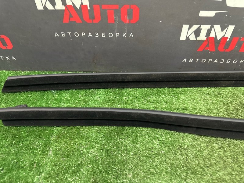 Уплотнитель стекла(бархотка) внутренний Kia Rio X 2021