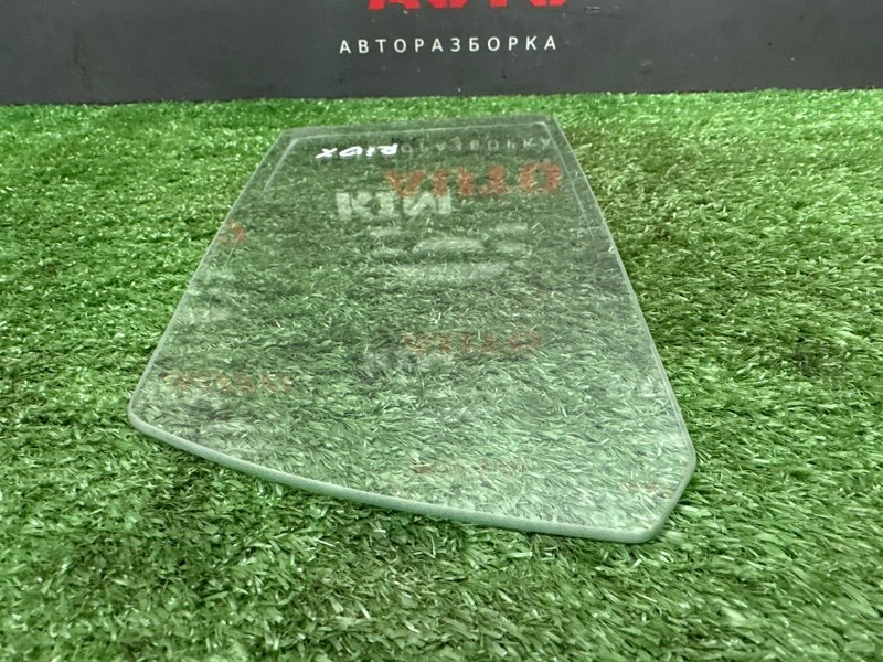 Стекло двери глухое Kia Rio X 2021