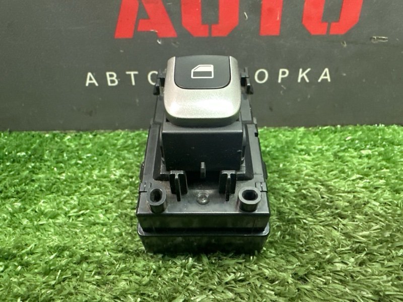 Кнопка стеклоподъемника Kia Rio X 2021