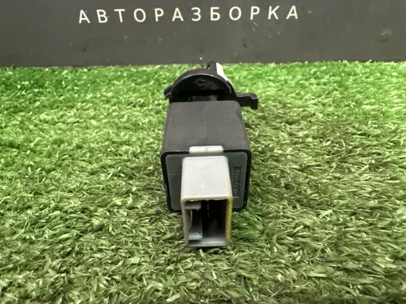 Выключатель стоп-сигнала(лягушка) Kia Rio X 2021