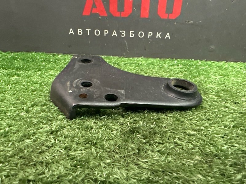 Кронштейн генератора Kia Rio 3 2014 QB