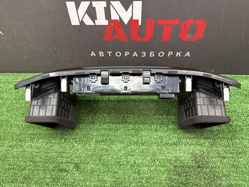 Рамка магнитолы с дефлекторами Hyundai Creta GS 2017