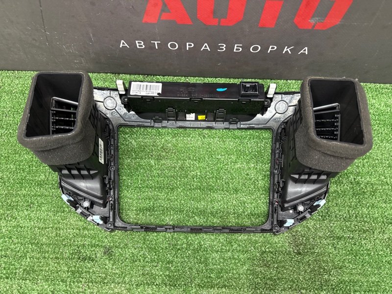 Рамка магнитолы с дефлекторами Hyundai Creta GS 2017