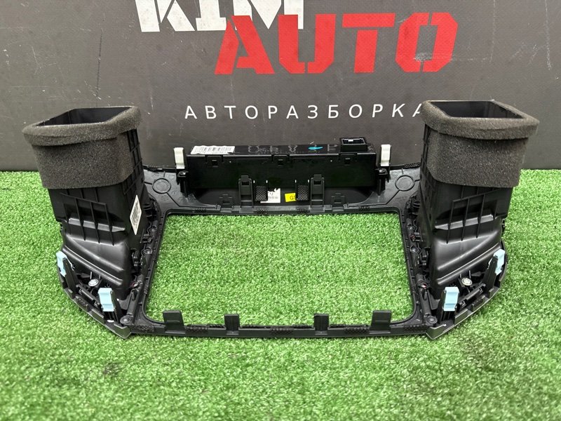 Рамка магнитолы с дефлекторами Hyundai Creta GS 2017