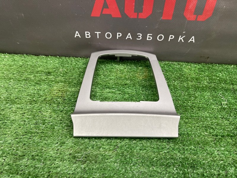 Накладка центральной консоли Ford Focus 2 2009 CB