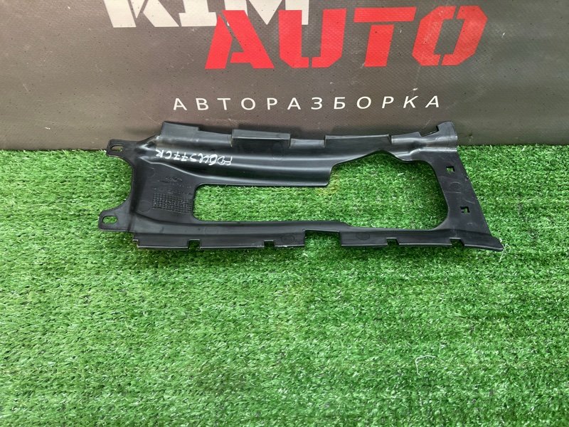 Накладка центральной стойки верхняя Ford Focus 2 2009 CB