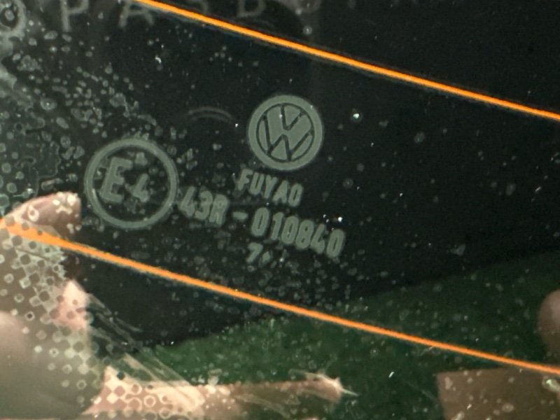 Стекло заднее Volkswagen Polo 2017