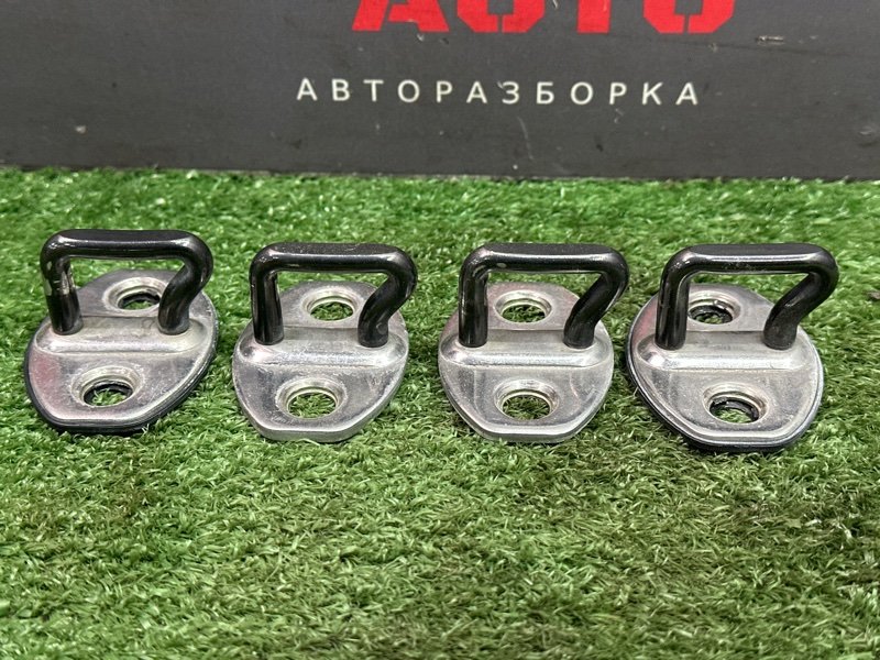 Ответная часть замка двери Volkswagen Polo 2017