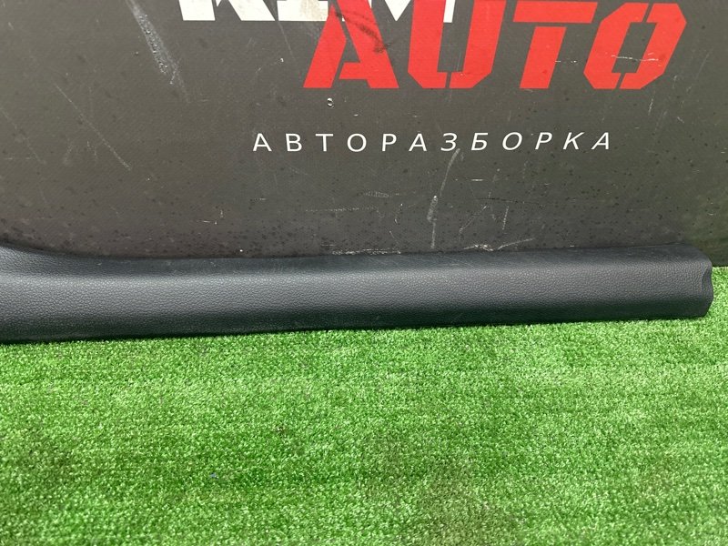 Накладка порога внутренняя Volkswagen Polo 2017