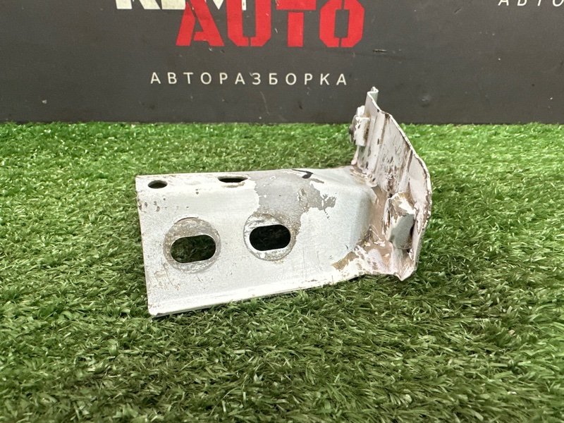 Кронштейн крыла Volkswagen Polo 2017