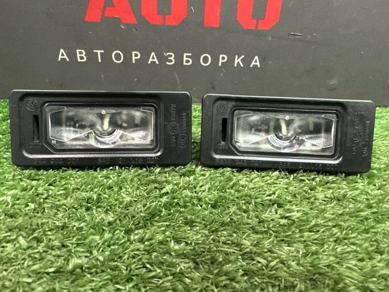 Плафон подсветки номера Volkswagen Polo 2017