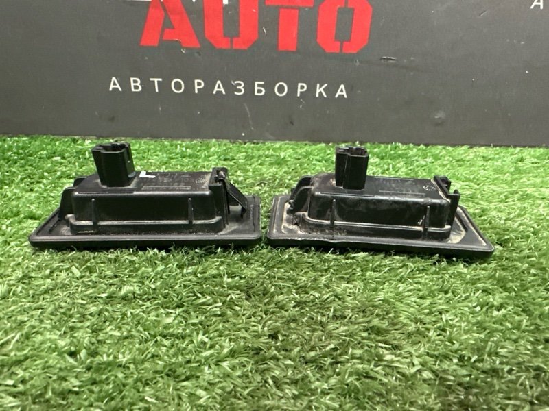 Плафон подсветки номера Volkswagen Polo 2017