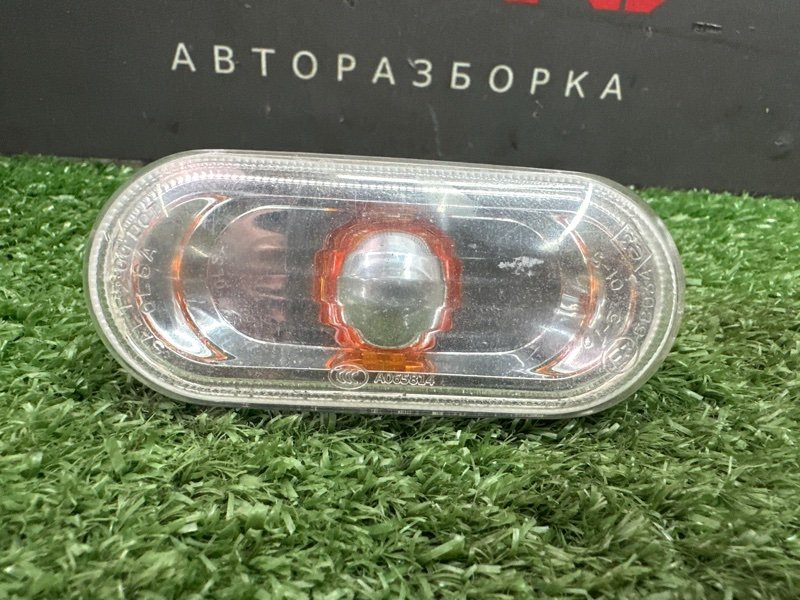 Повторитель поворота в крыло Volkswagen Polo 2017