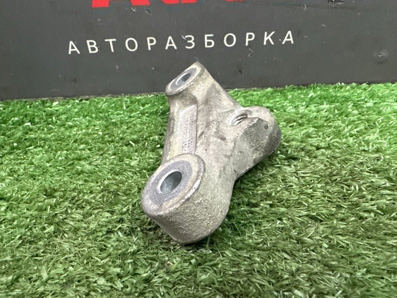 Кронштейн Volkswagen Polo 2017