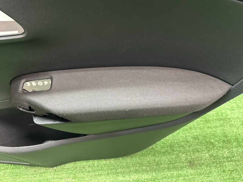 Обшивка двери Volkswagen Polo 2012