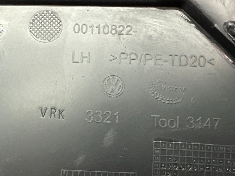 Обшивка двери Volkswagen Polo 2012