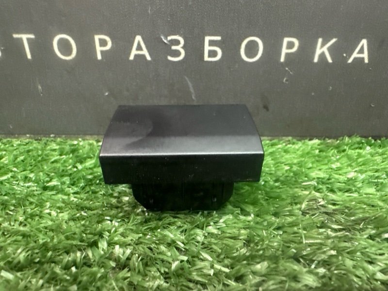 Заглушка кнопок Volkswagen Polo 2012