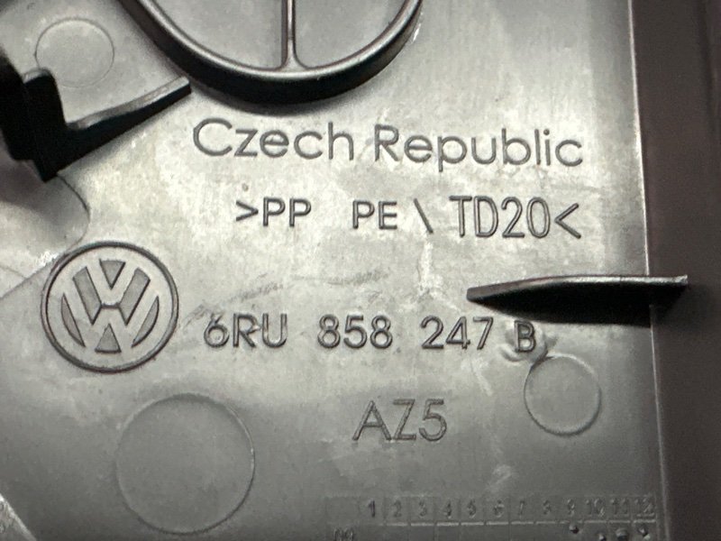 Накладка торпедо боковая Volkswagen Polo 2012