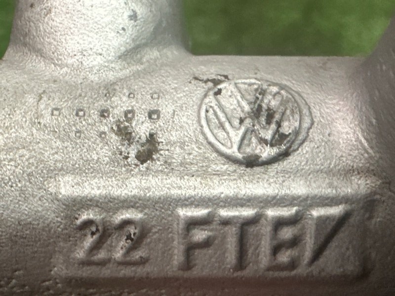 Главный тормозной цилиндр Volkswagen Polo 2012