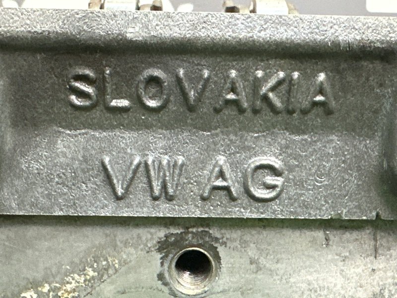 Головка блока цилиндров в сборе Volkswagen Polo 2012
