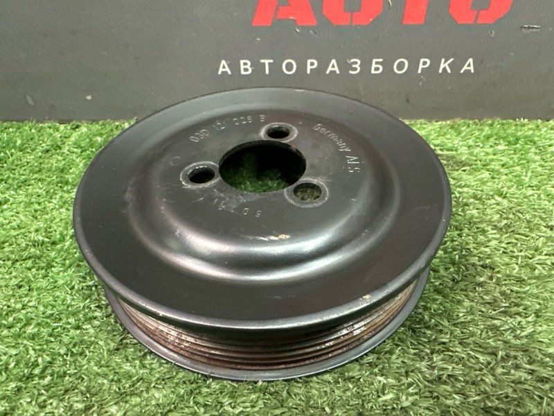 Шкив помпы Volkswagen Polo 2012