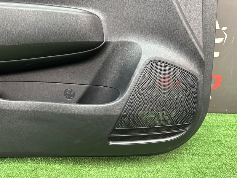 Обшивка двери Kia Rio 4 2019 FB