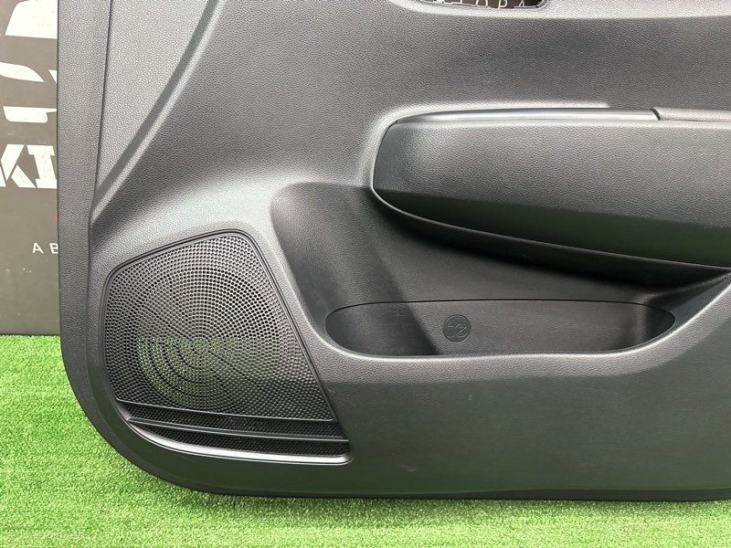 Обшивка двери Kia Rio 4 2019 FB