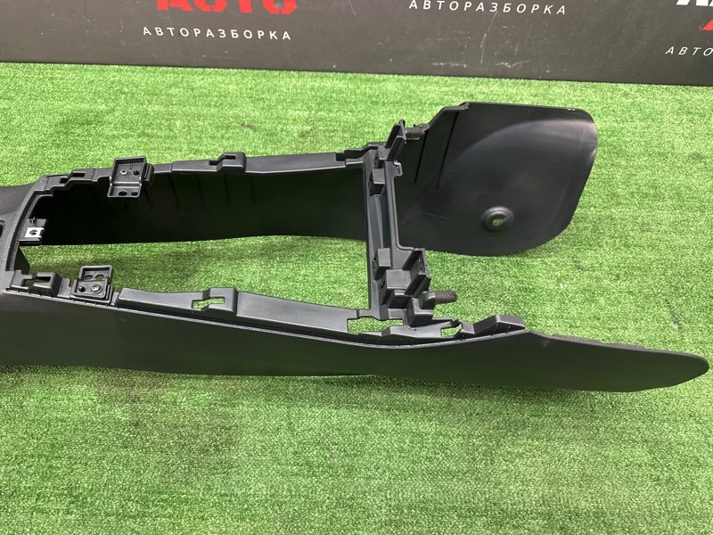 Консоль центральная Kia Rio 4 2019 FB