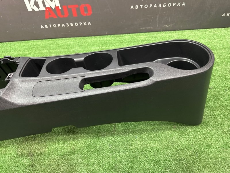 Консоль центральная Kia Rio 4 2019 FB
