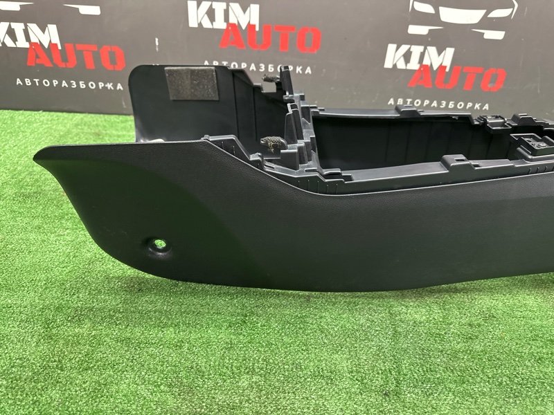 Консоль центральная Kia Rio 4 2019 FB