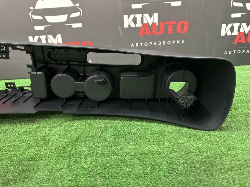 Консоль центральная Kia Rio 4 2019 FB