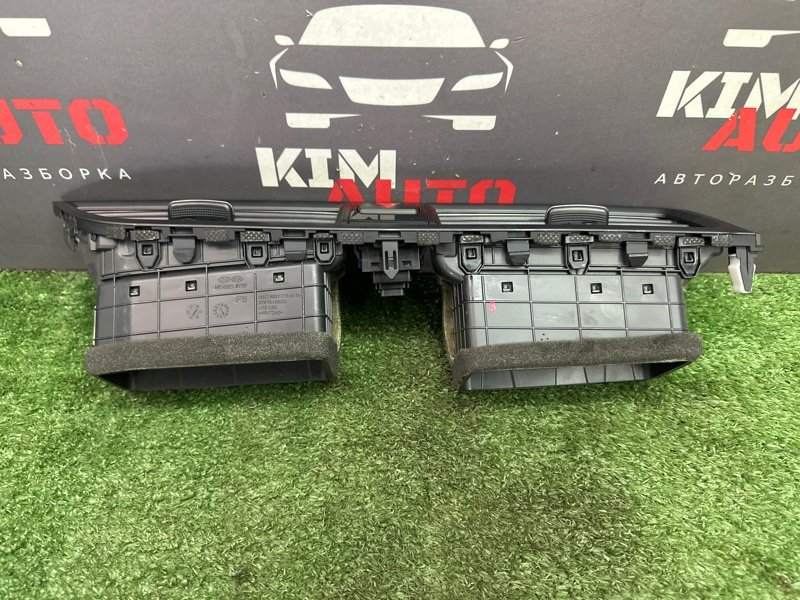 Дефлектор отопителя центральный Kia Rio 4 2019 FB