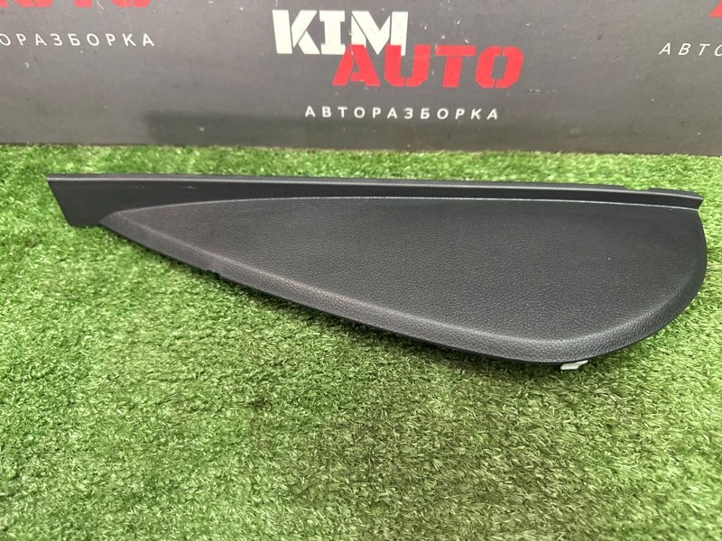 Накладка торпедо боковая Kia Rio 4 2019 FB