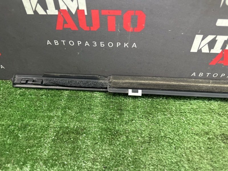 Уплотнитель стекла наружный (Бархотка) Kia Rio 4 2019 FB