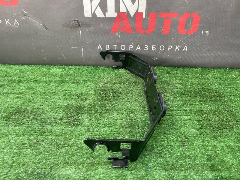Кронштейн блока предохранителей Ford Focus 2 2009 CB