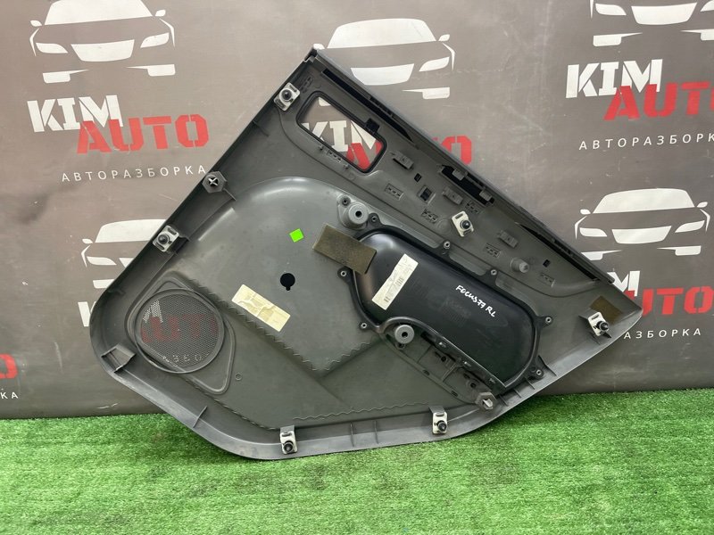 Обшивка двери Ford Focus 2 2009 CB