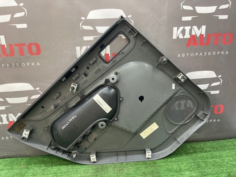 Обшивка двери Ford Focus 2 2009 CB