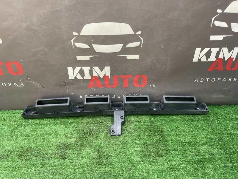 Кронштейн заднего бампера центральный Ford Focus 2 2009 CB