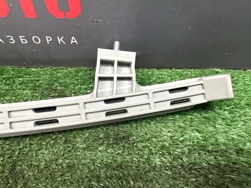 Направляющая стекла двери Kia Rio 4 2019 FB