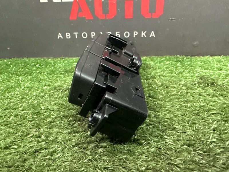Блок кнопок подогрева сидений Kia Rio 4 2019 FB