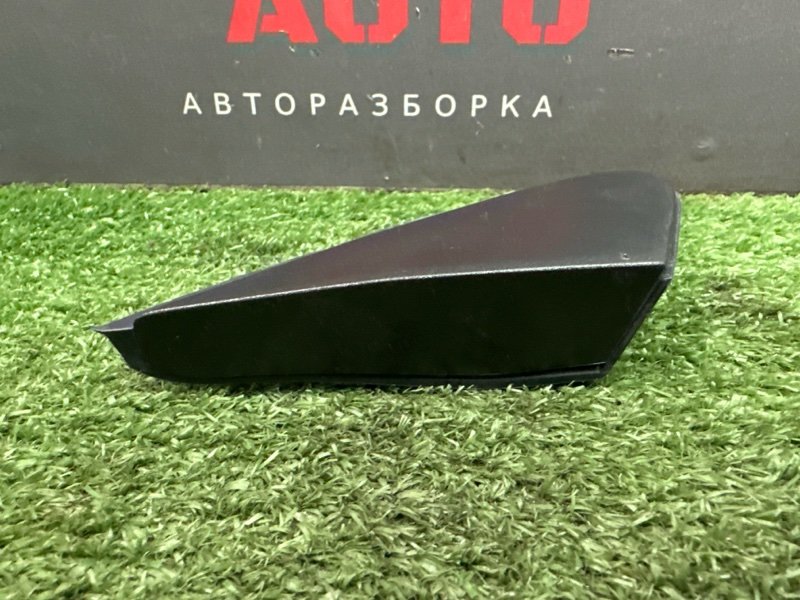 Накладка крыла треугольник Kia Rio 4 2019 FB