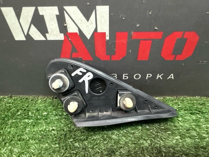 Накладка крыла треугольник Kia Rio 4 2019 FB