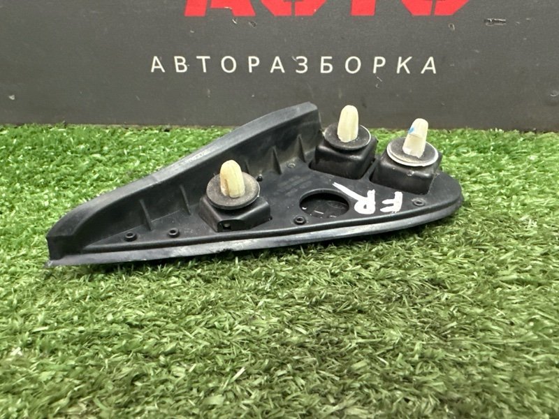 Накладка крыла треугольник Kia Rio 4 2019 FB